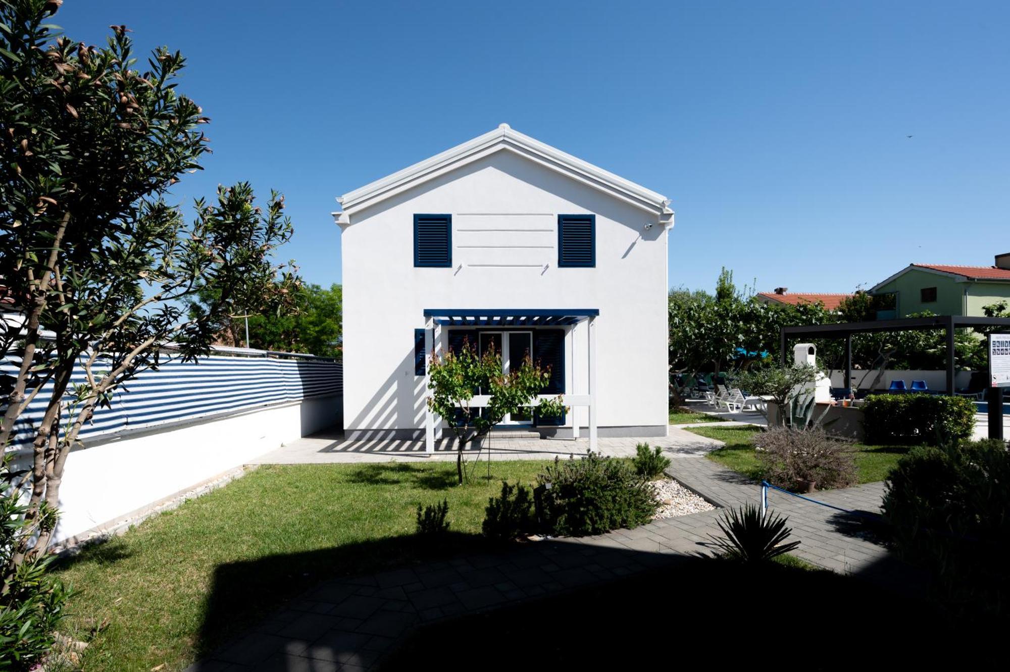 Adorami Apartments บัชกา ภายนอก รูปภาพ