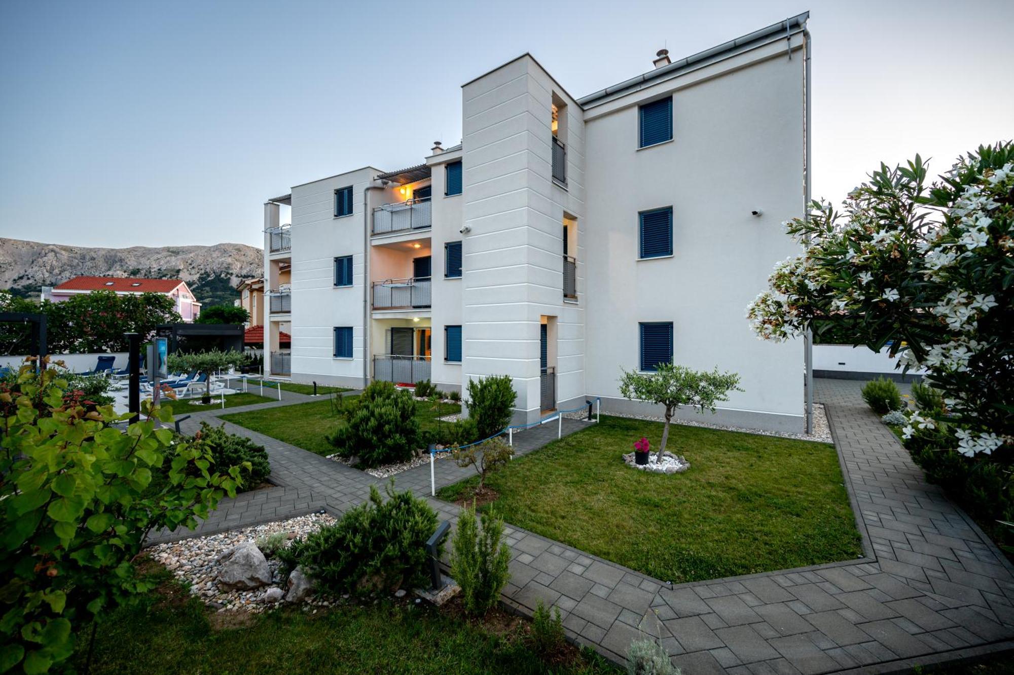 Adorami Apartments บัชกา ภายนอก รูปภาพ