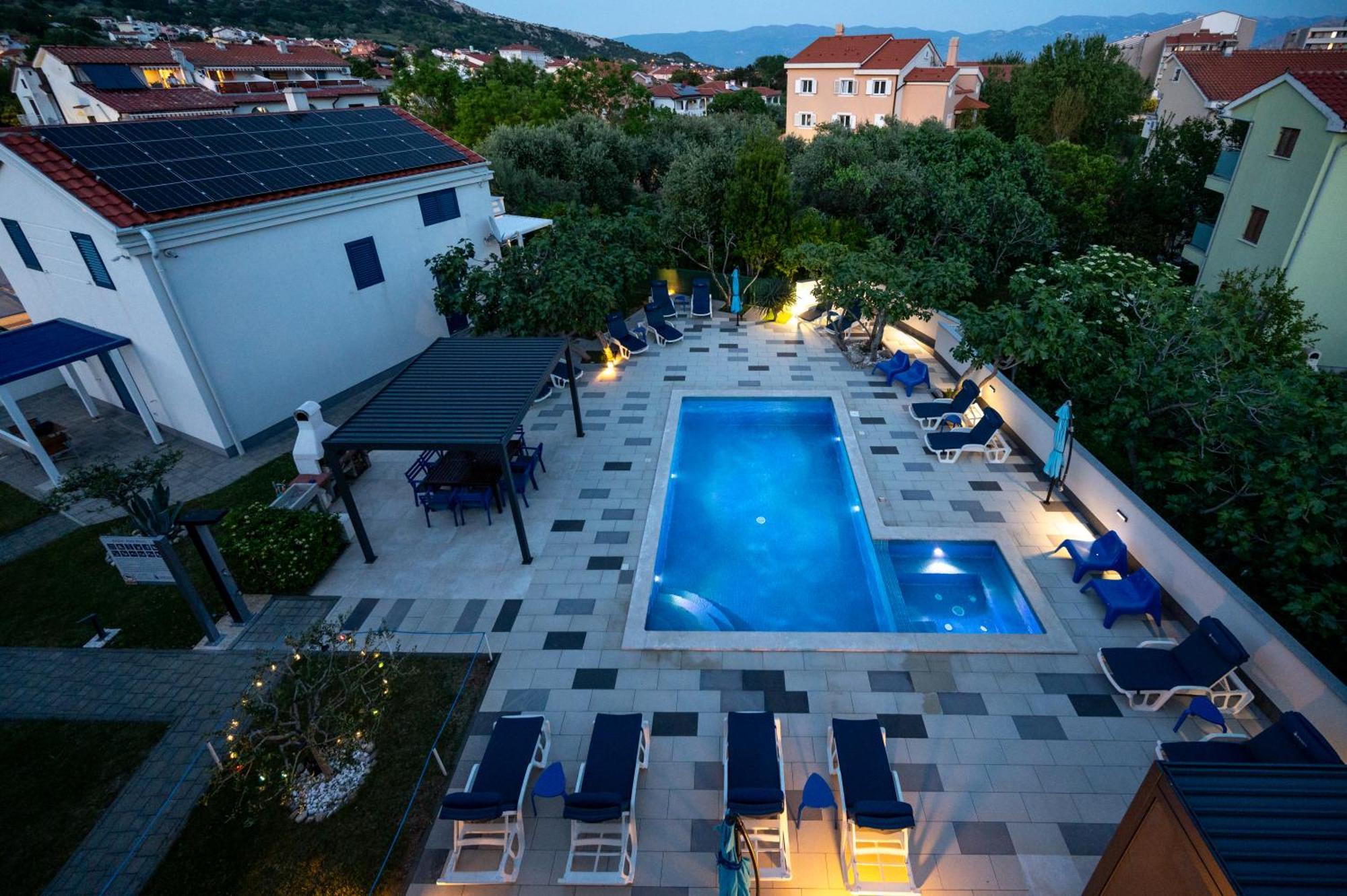 Adorami Apartments บัชกา ภายนอก รูปภาพ