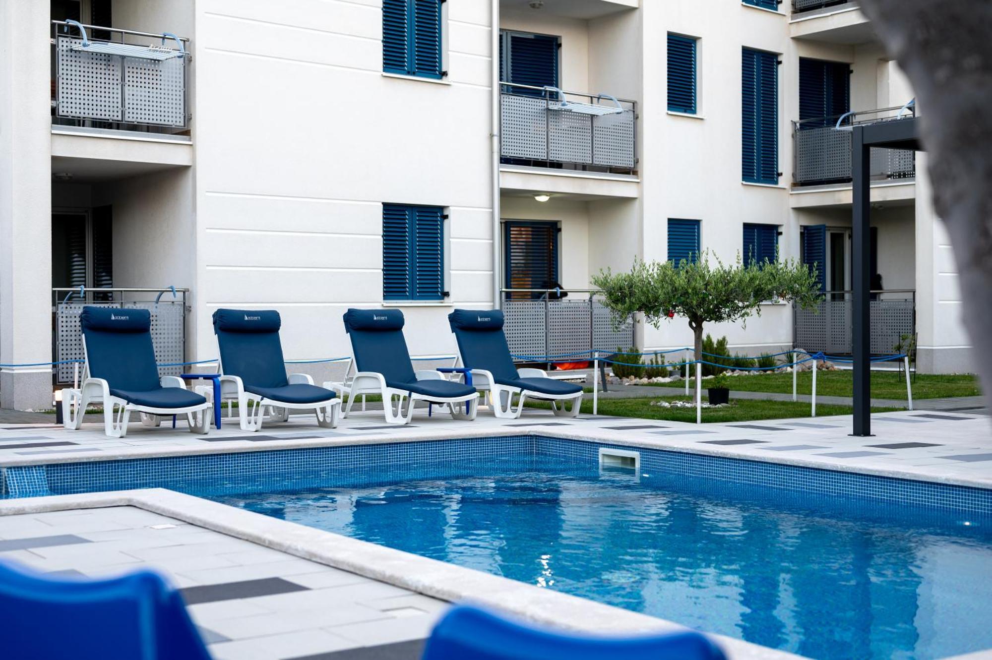 Adorami Apartments บัชกา ภายนอก รูปภาพ