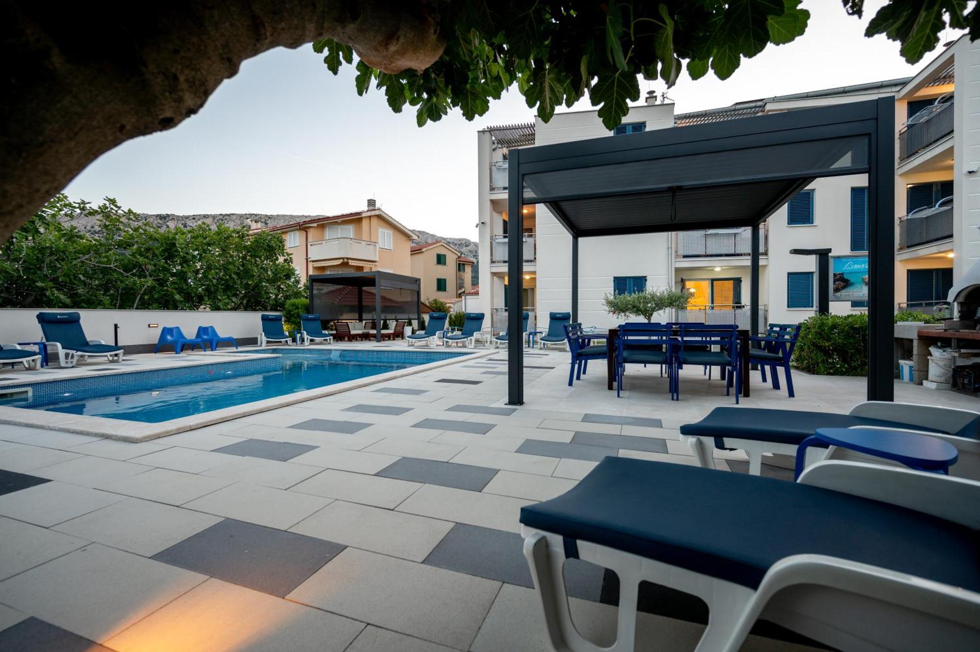 Adorami Apartments บัชกา ภายนอก รูปภาพ