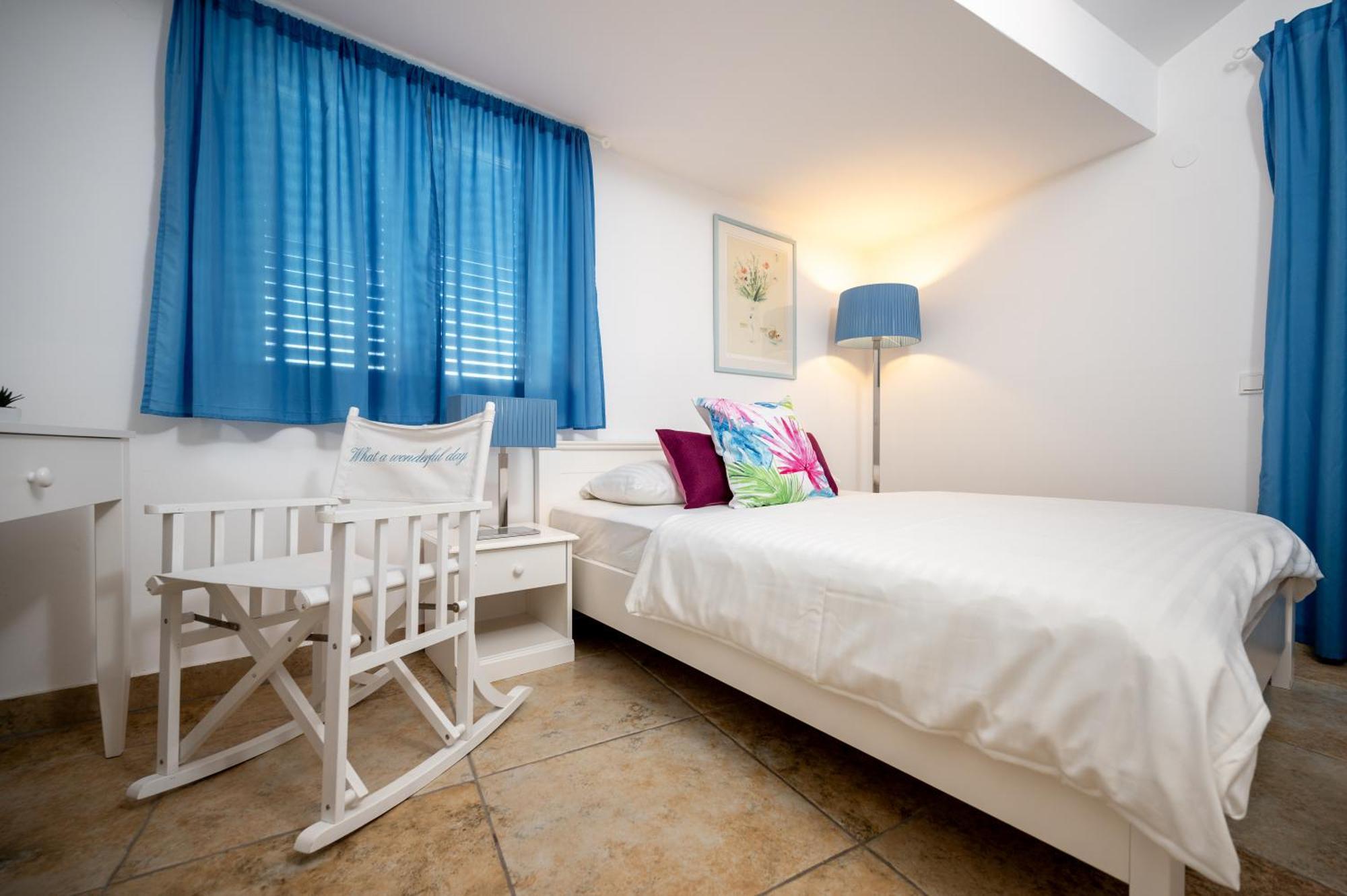 Adorami Apartments บัชกา ภายนอก รูปภาพ