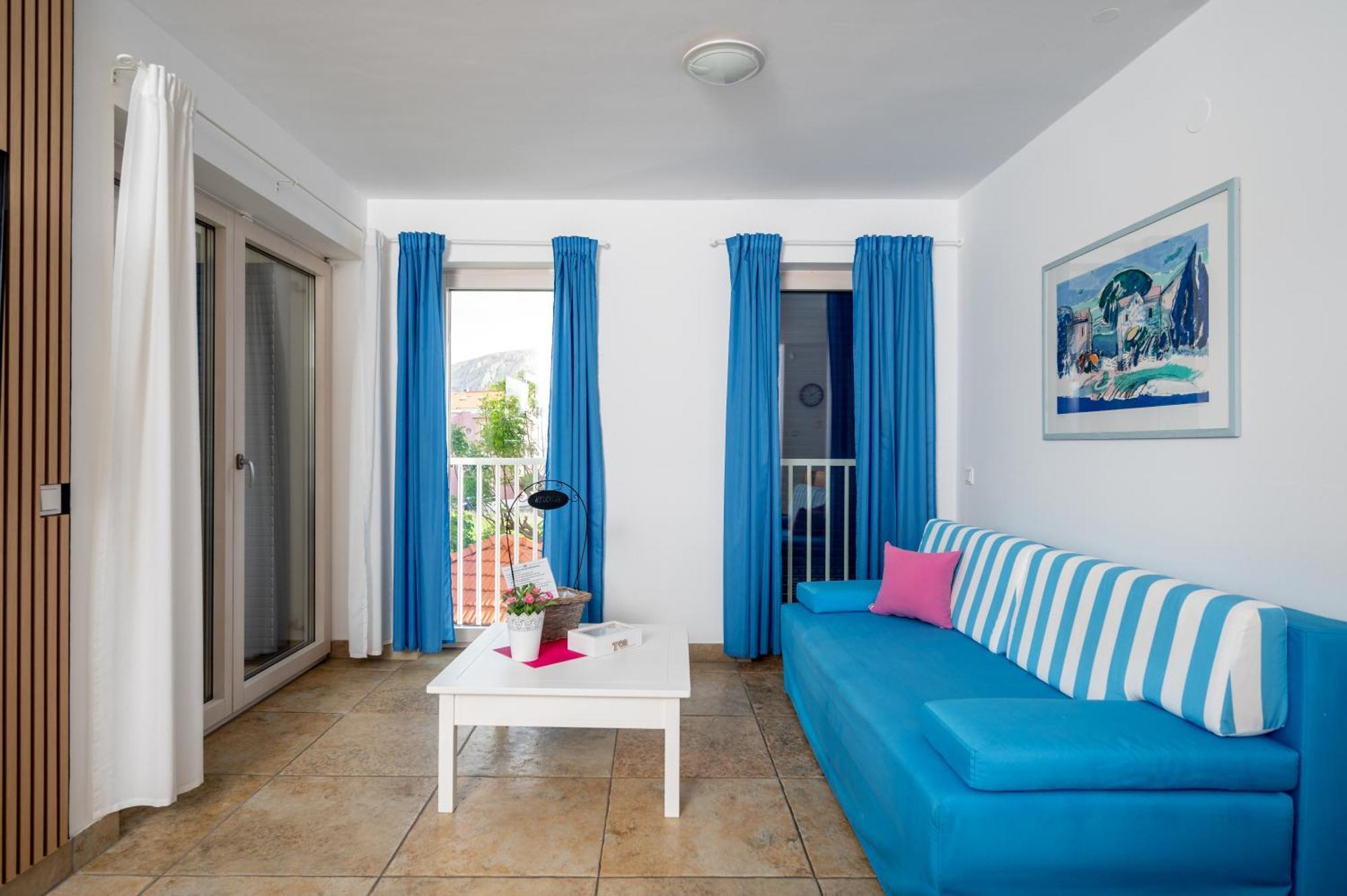 Adorami Apartments บัชกา ภายนอก รูปภาพ