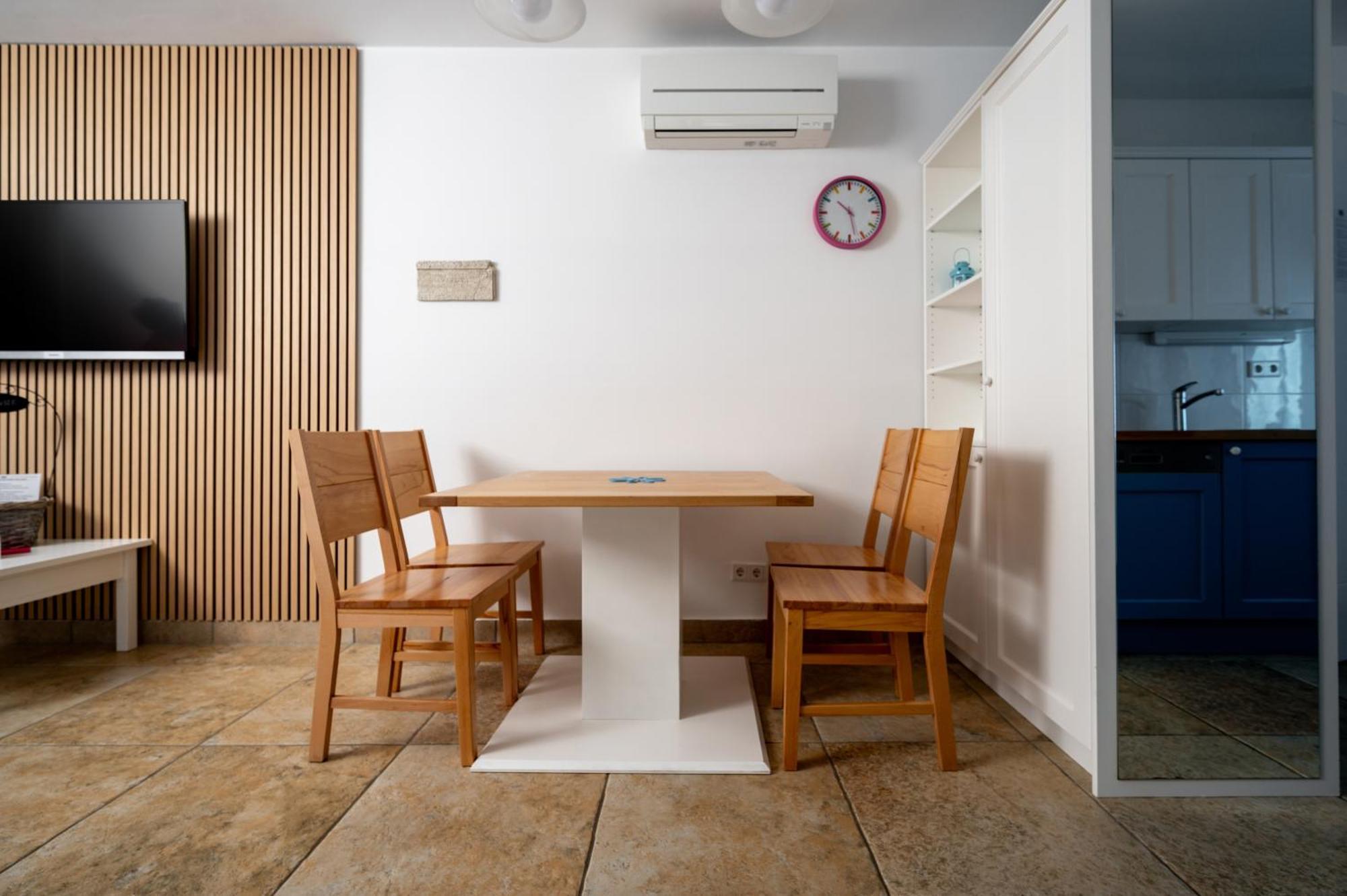 Adorami Apartments บัชกา ภายนอก รูปภาพ